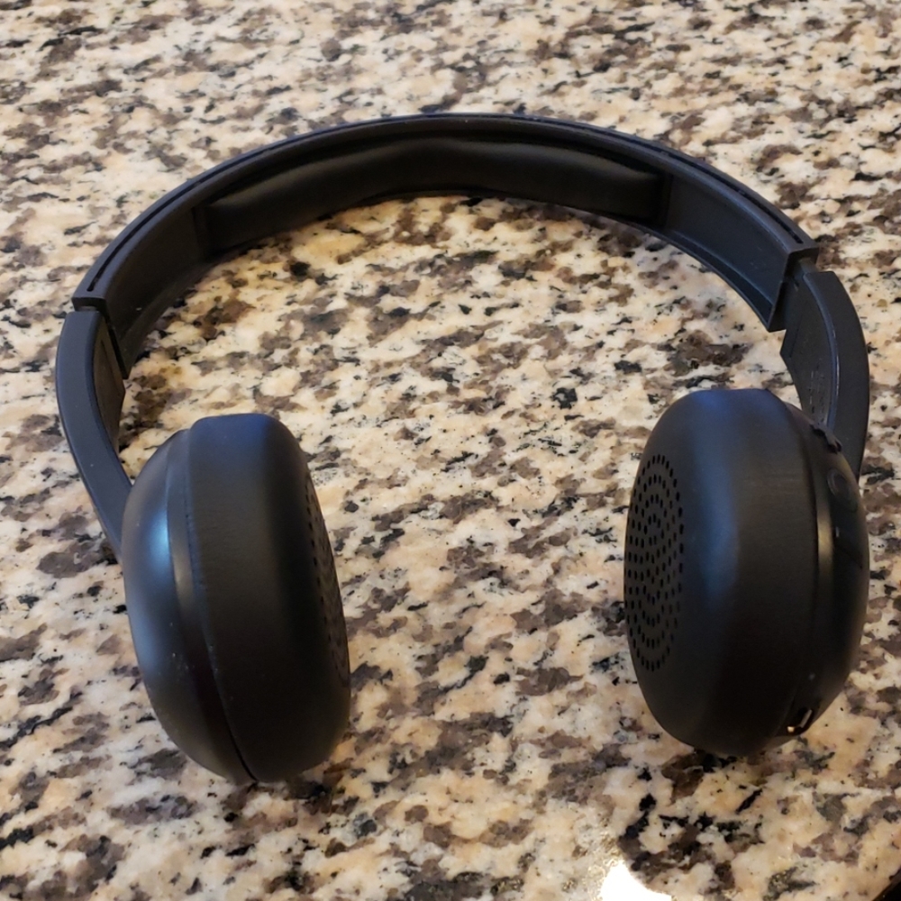Skull Candy wireless headphones